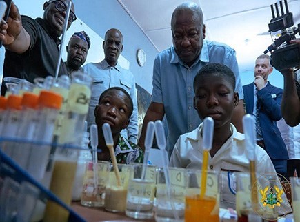 President Mahama engages pupils of Sawla D/A Primary/JHS